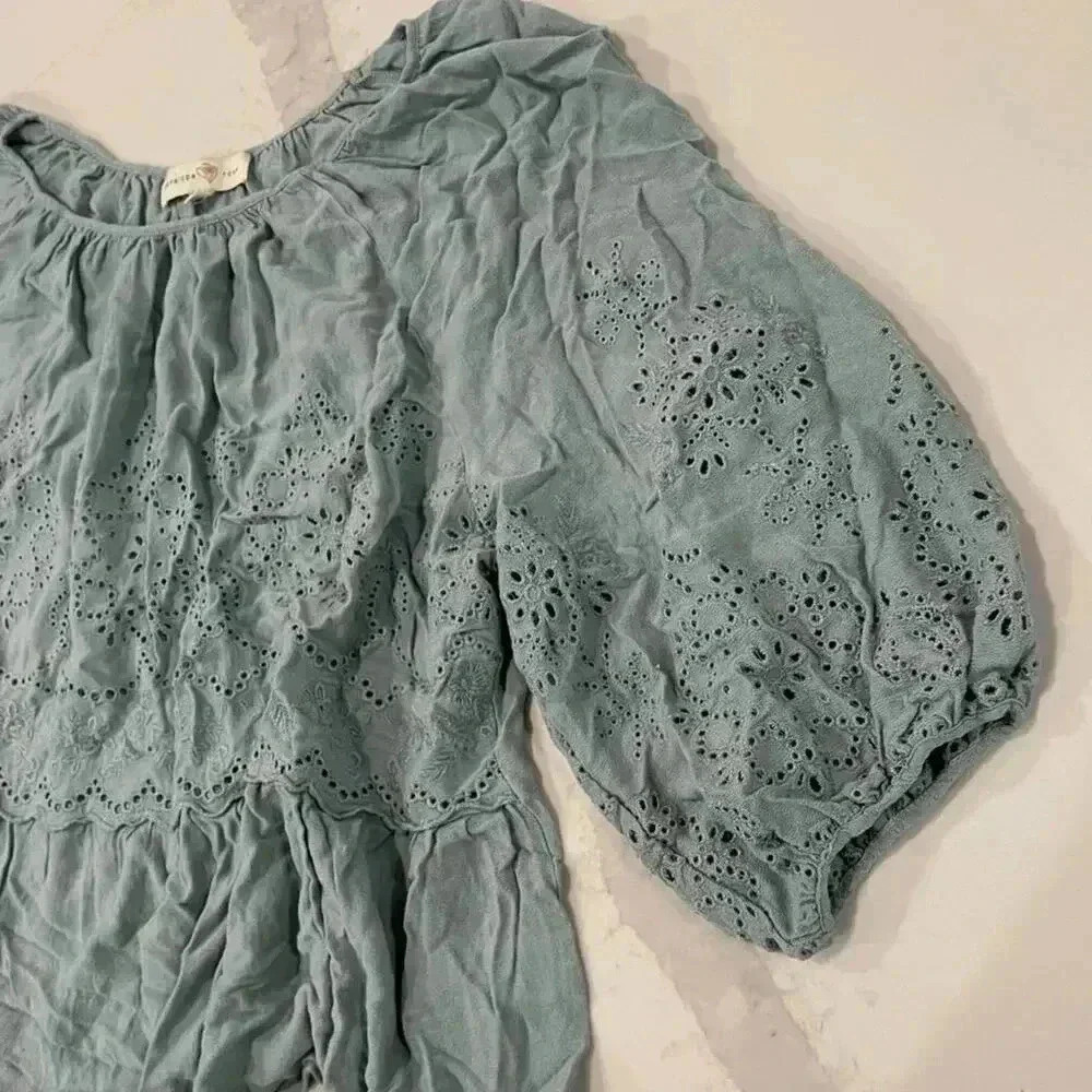 Penelope Rose Sage Green Floral Eyelet Blouse Womens 1X Smocked Neckline/Cuffs - Picture 3 of 6